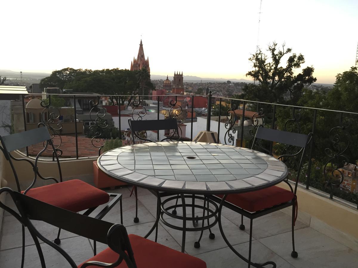 Casa Del Tio Hotel Boutique San Miguel de Allende Ngoại thất bức ảnh View from the rooftop of the hotel