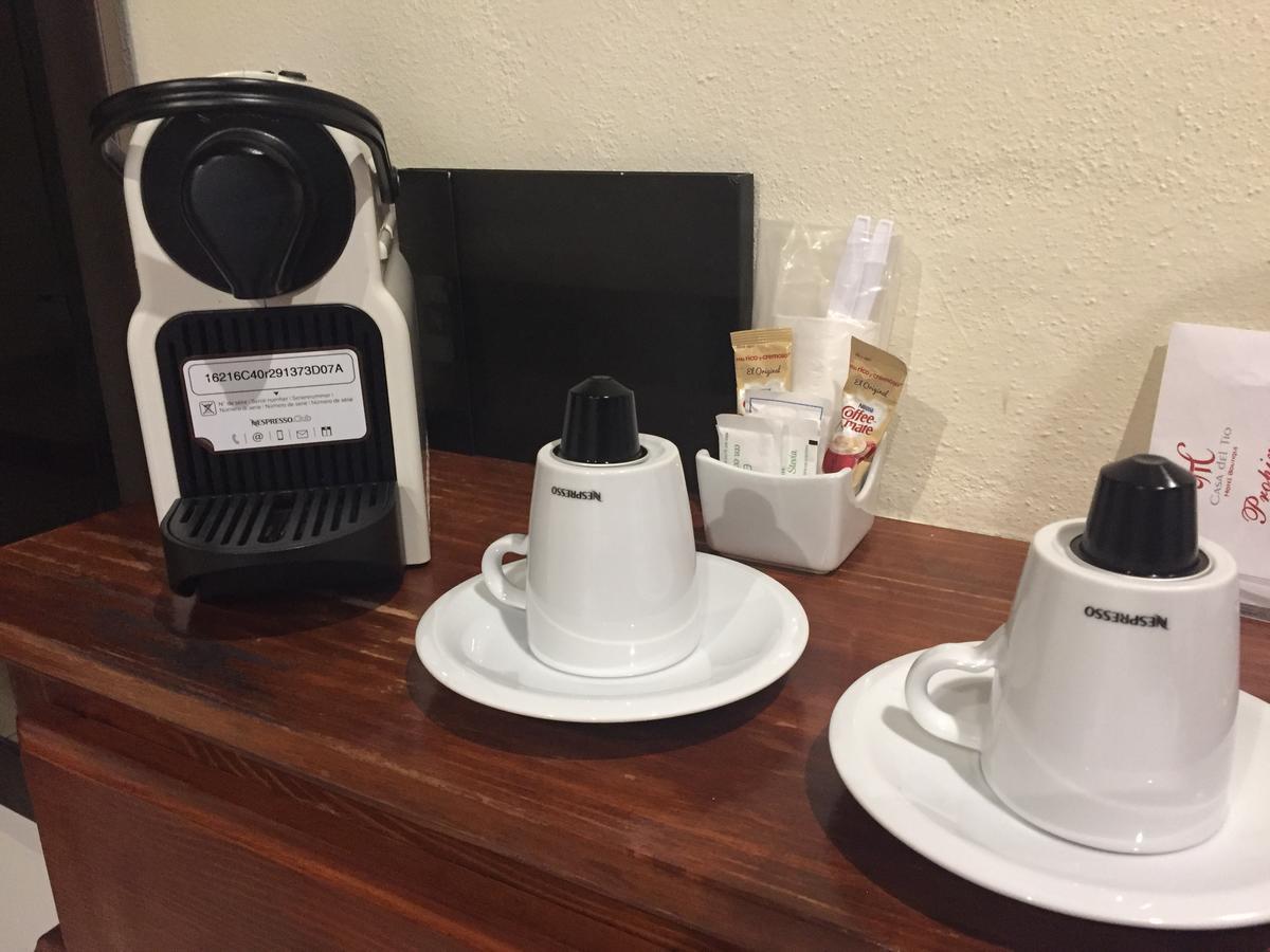 Casa Del Tio Hotel Boutique San Miguel de Allende Ngoại thất bức ảnh A Nespresso coffee machine in a hotel room