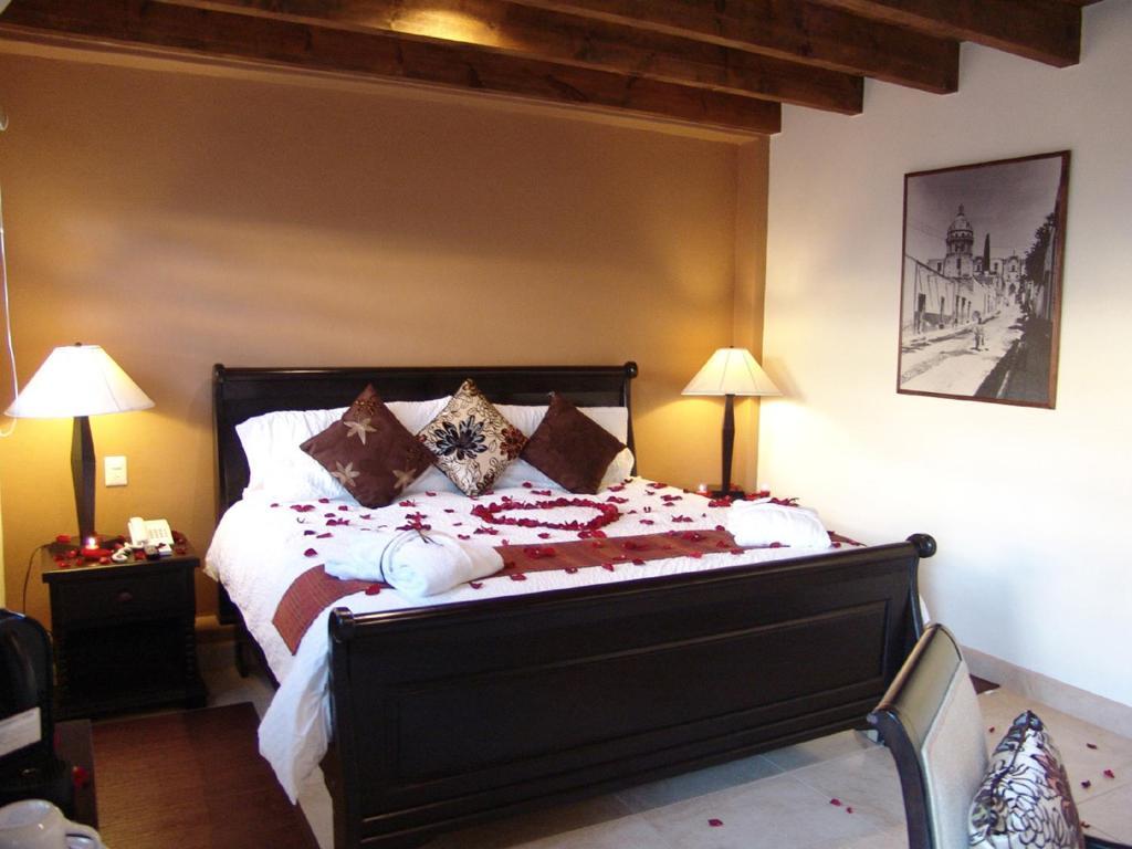 Casa Del Tio Hotel Boutique San Miguel de Allende Phòng bức ảnh A bedroom at the Inn at the Quinta Real