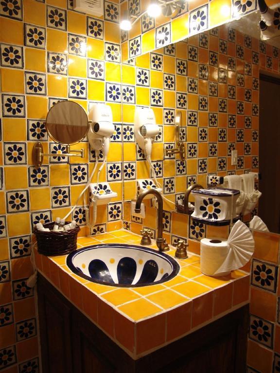 Casa Del Tio Hotel Boutique San Miguel de Allende Phòng bức ảnh Bathroom in Morocco
