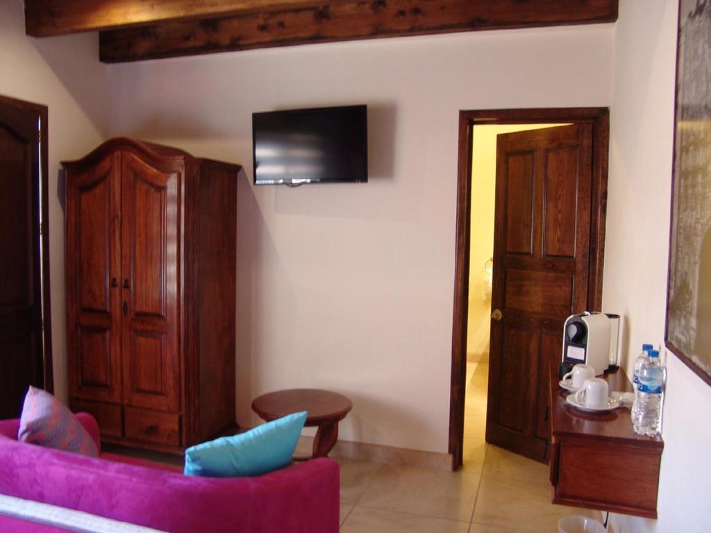 Casa Del Tio Hotel Boutique San Miguel de Allende Phòng bức ảnh A room at the hotel