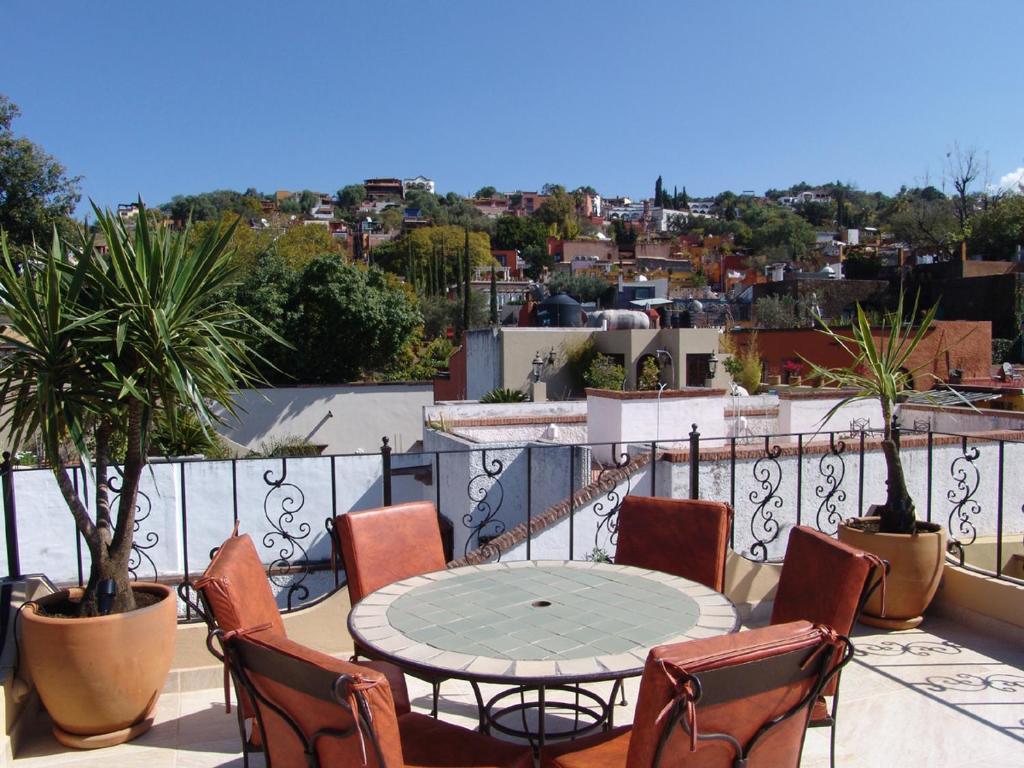 Casa Del Tio Hotel Boutique San Miguel de Allende Ngoại thất bức ảnh Rooftop in Santa Fe